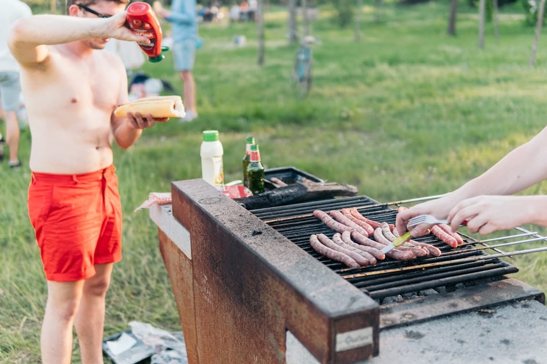 découvrez notre guide ultime sur le barbecue : astuces de cuisson, recettes savoureuses, conseils d'entretien et appareils recommandés pour réussir vos grillades cet été. faites de vos repas en plein air un vrai festin !